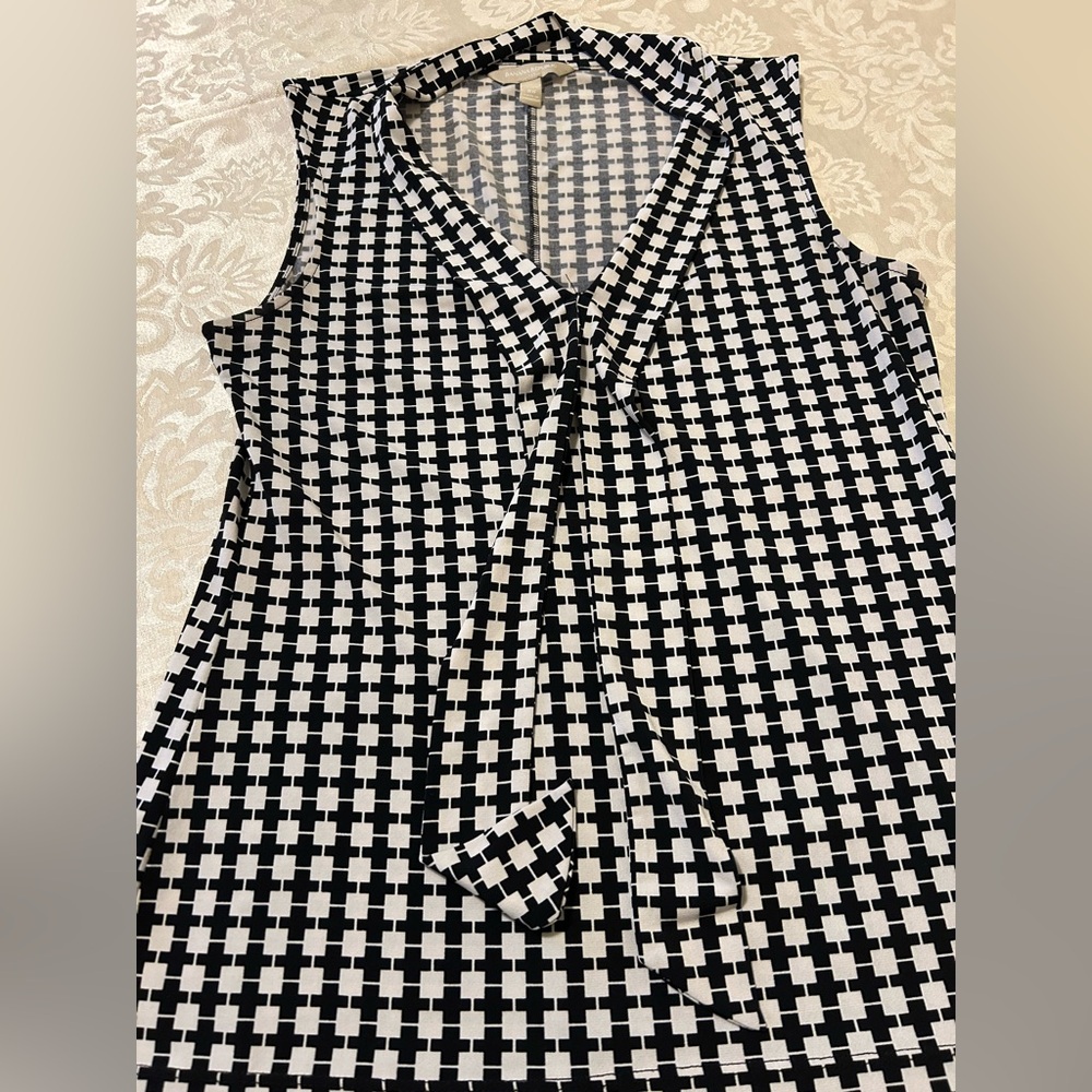 Banana Republic Black and White Geometric Blouse
